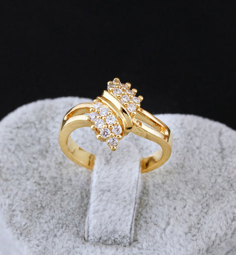 Gold Diamond Charm Lady Ring